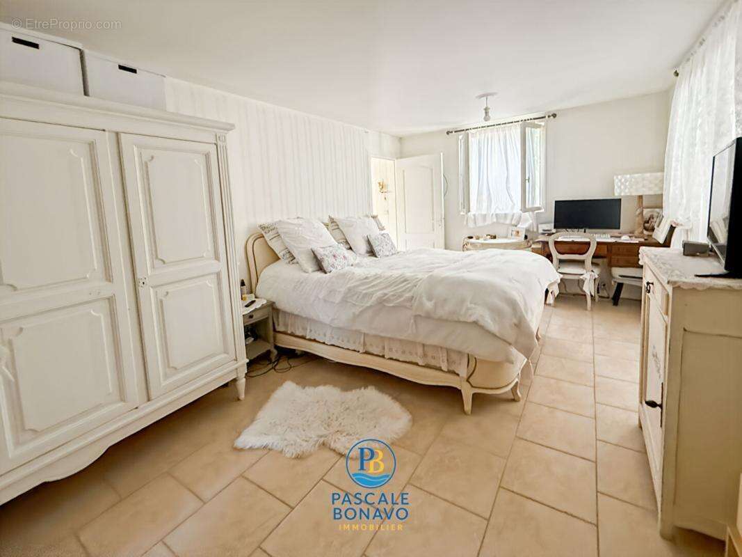 Maison à VENDAYS-MONTALIVET