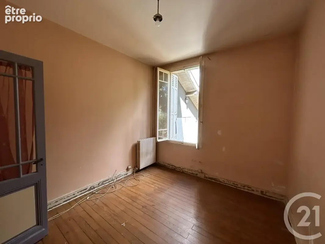 Maison 86 m² à Coutras  - photo 3