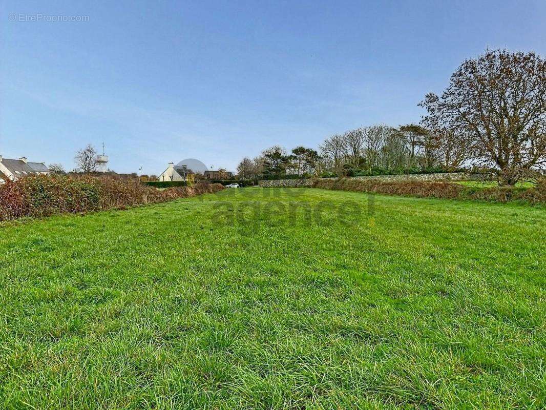 Terrain à PLOUHINEC