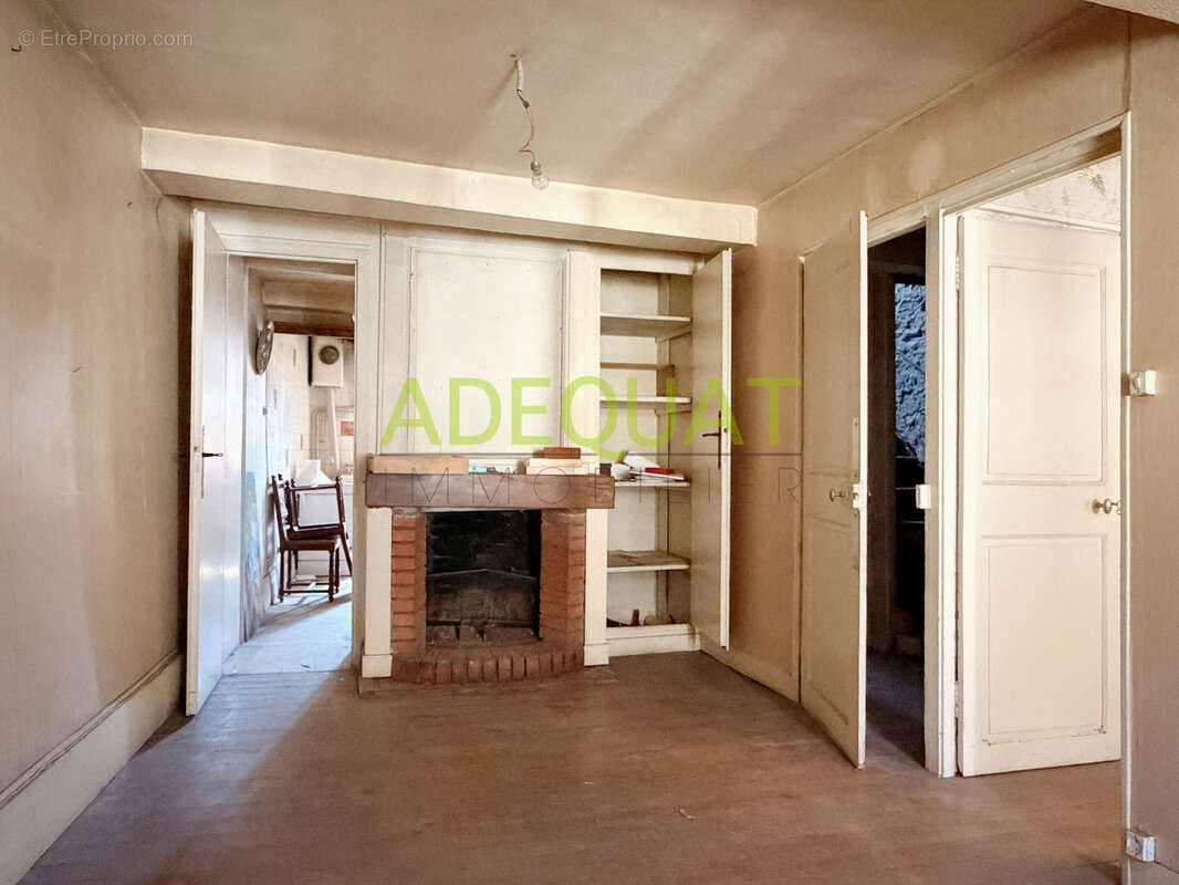 Ideal investisseurs et marchands de biens - immeuble avec combles amenageables et cave - photo 7
