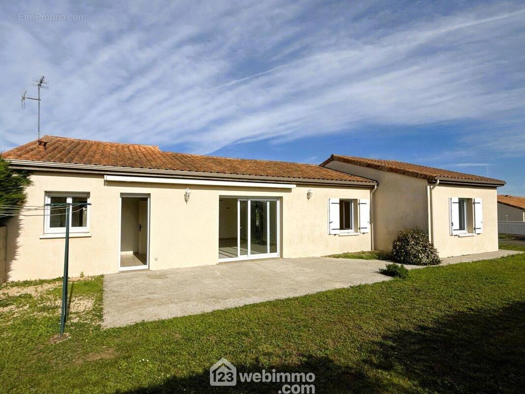 Un pavillon sain et proche de tout ! - Maison à QUINCAY