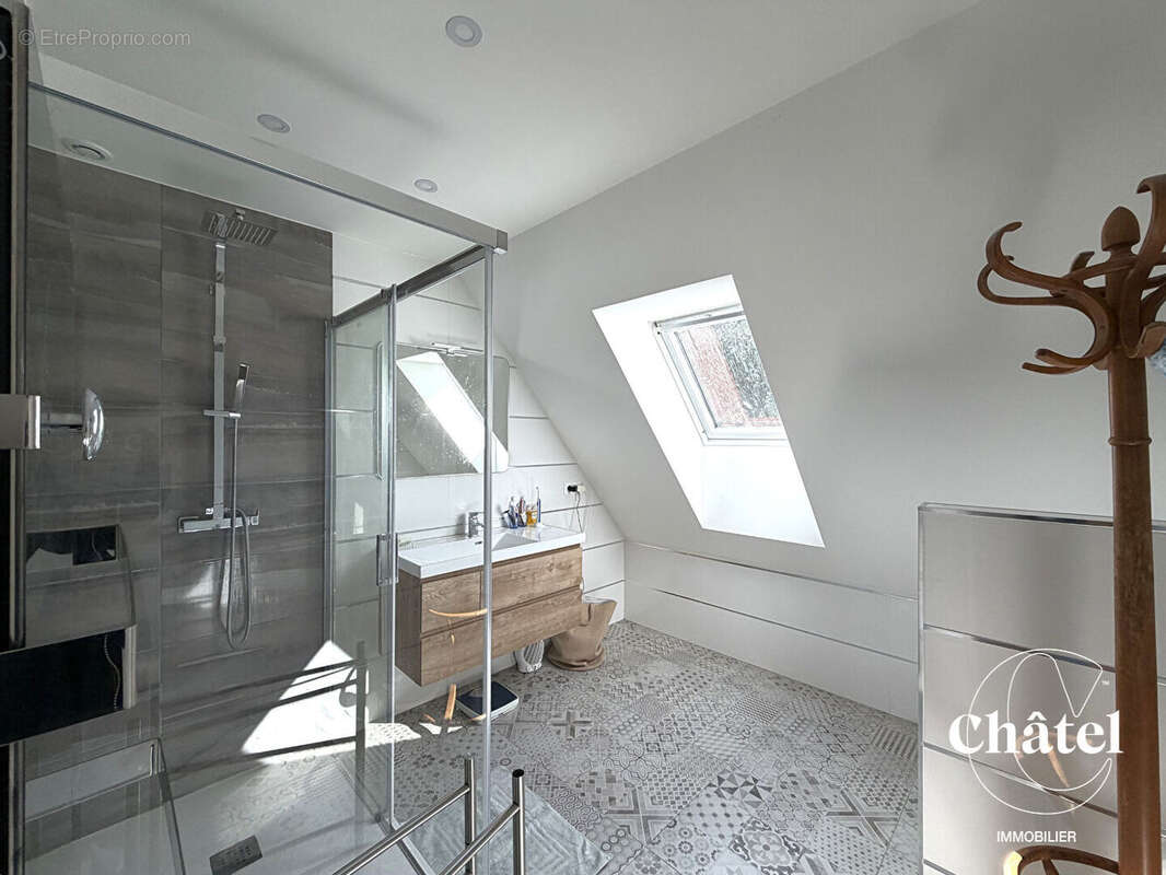 Maison à MONT-L'EVEQUE