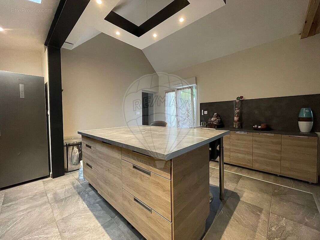 Maison à SAINT-JULIEN-LES-VILLAS