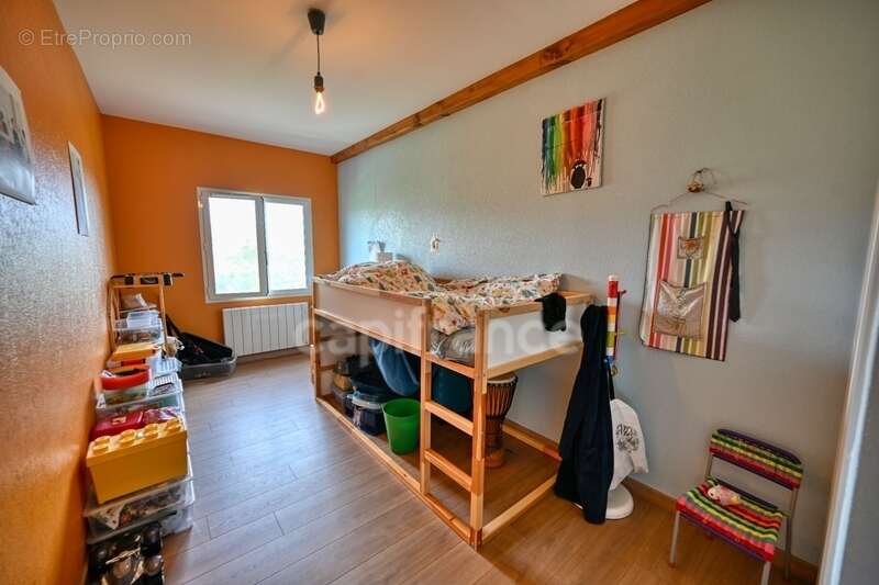 Appartement à COURZIEU
