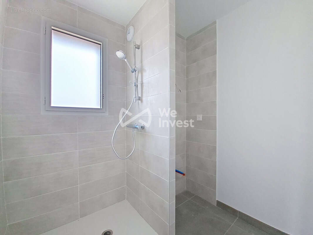 Appartement à VIC-LA-GARDIOLE