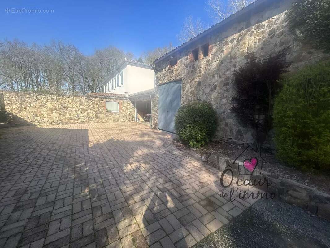 Maison à CHANTELOUP-LES-BOIS