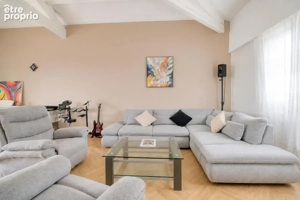 Maison de 7 pièces de 300 m² à Belberaud - photo 4