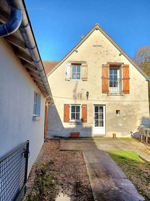 Maison à VILLELOIN-COULANGE