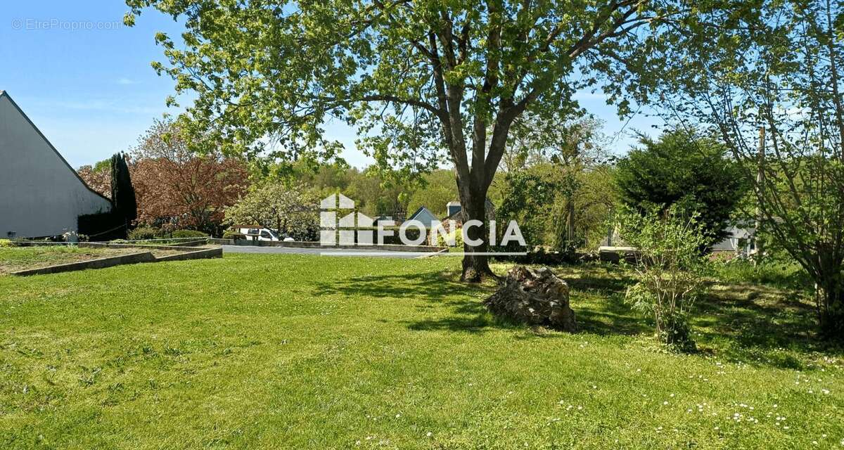 Terrain à MURS-ERIGNE