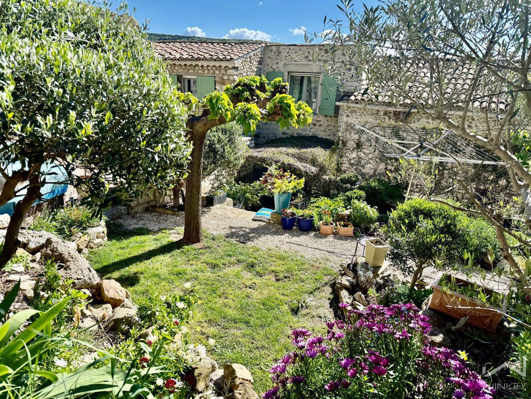 Isabelle di natalevous propose en exclusivité   maison de village  en pierre avec jardin  piscine et dépendanc - photo 5