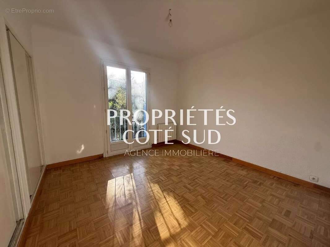 Appartement à VILLENEUVE-LES-AVIGNON