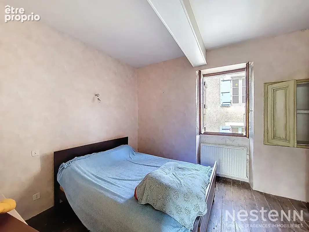 A Vendre Maison de ville en pierre de 123 m² habitable de plain-pied à proximité immédiate des commodités - photo 9