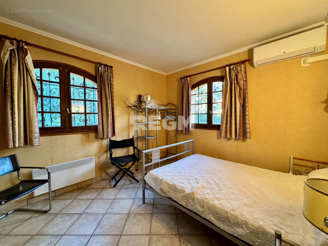 Maison à MANDELIEU-LA-NAPOULE