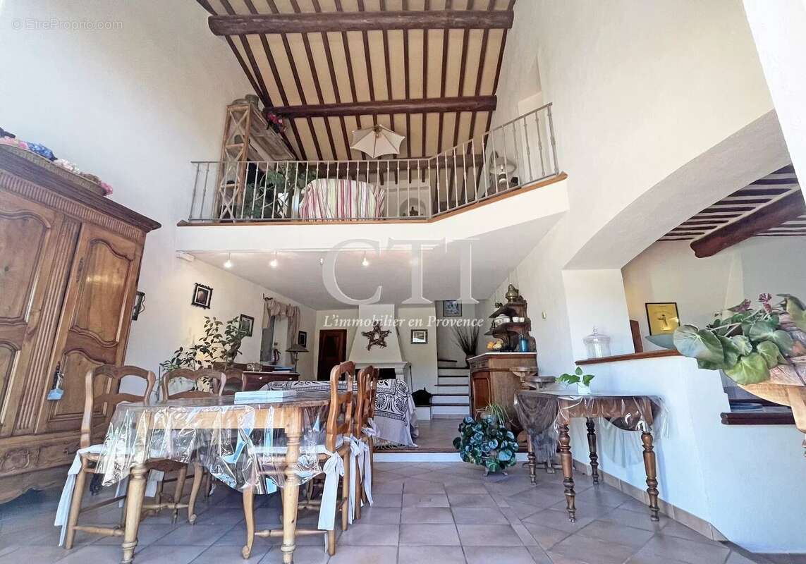 Maison à VAISON-LA-ROMAINE