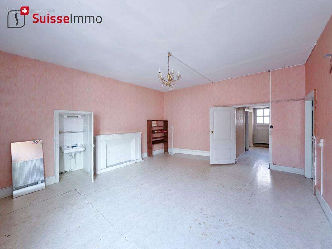 Maison à CLERVAL