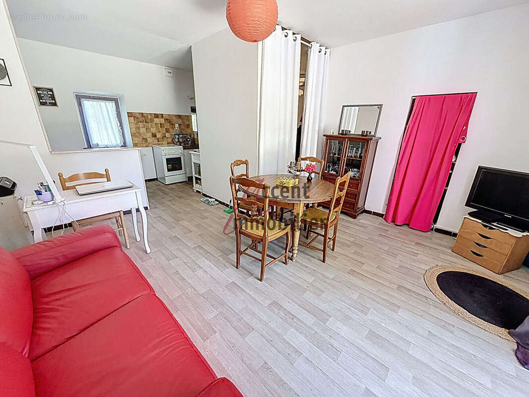 Cabannes : Mas en campagne comprenant deux logements - photo 4
