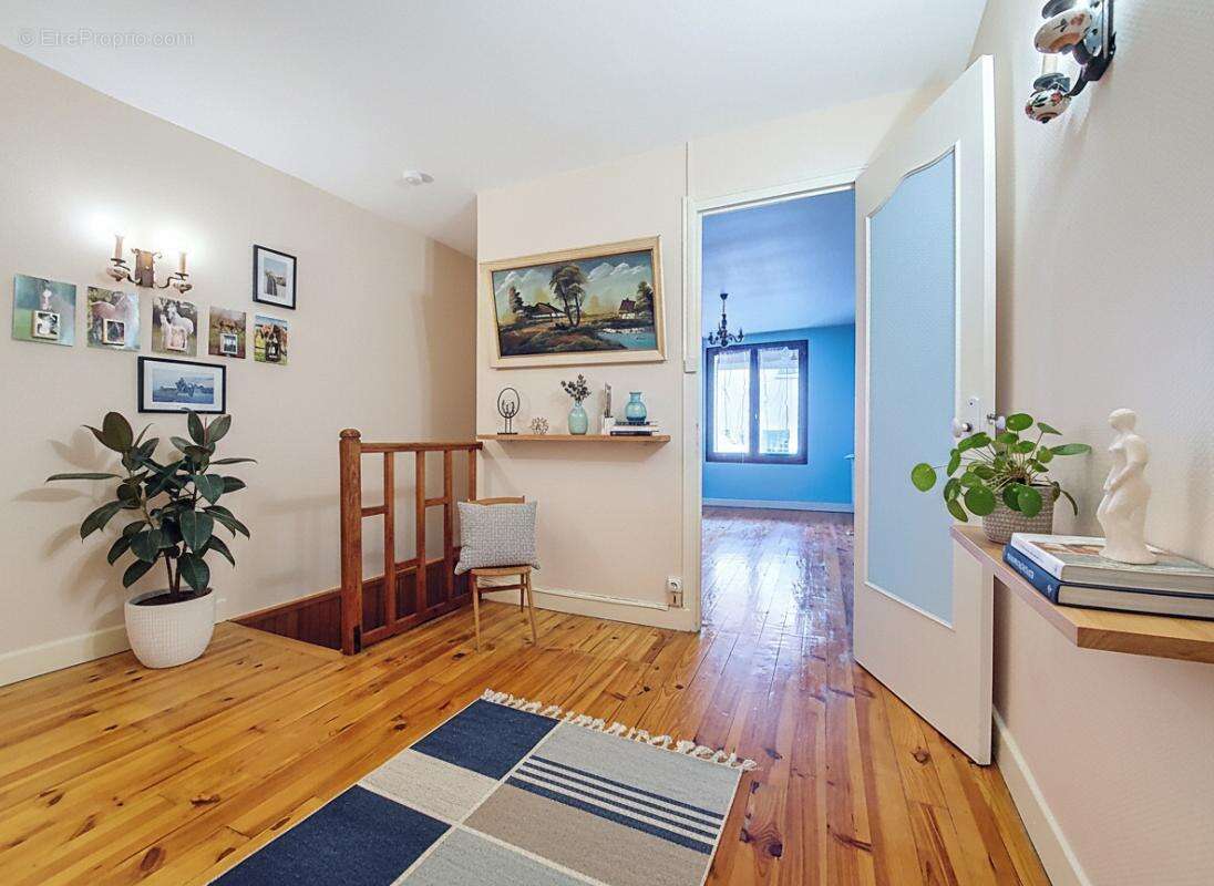 Maison à SAINT-SYMPHORIEN-D'OZON