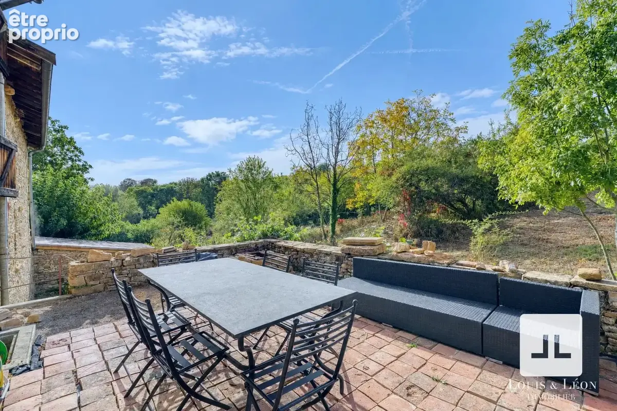 Maison en pierres dorées – 114 m² – Jardin de plus de 700 m² - photo 2