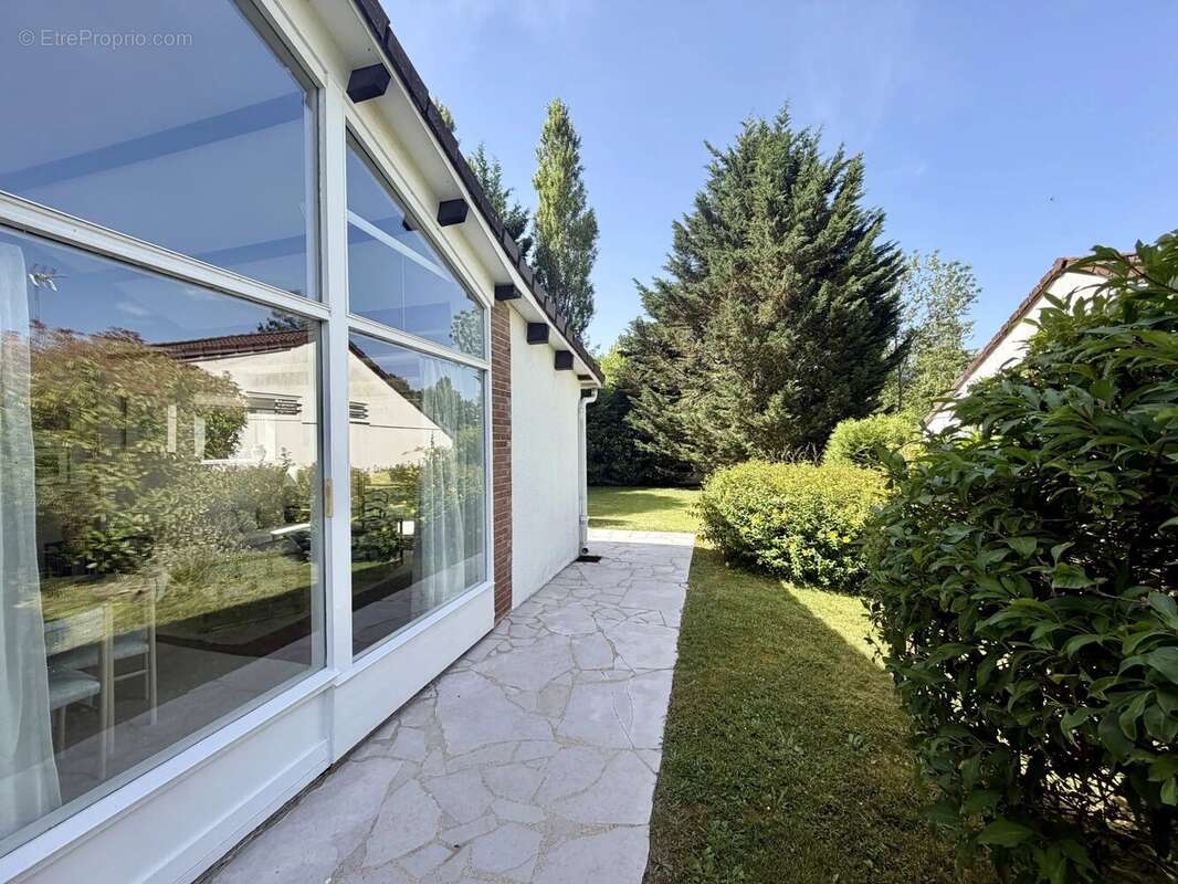 Maison à SAVIGNY-SUR-CLAIRIS