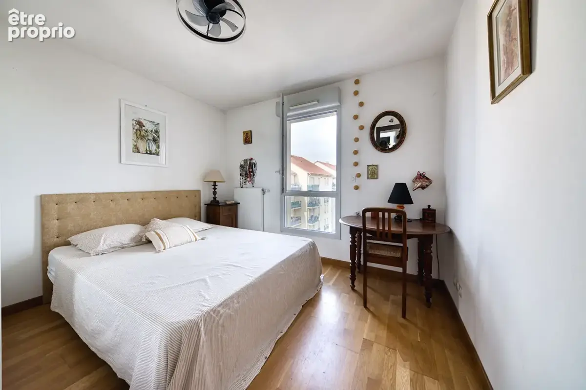 Villeurbanne Gratte-ciel / Anatole France  Superbe T3 traversant de 85 m² avec balcon et climatisation (possibilité T4) et garag - photo 9