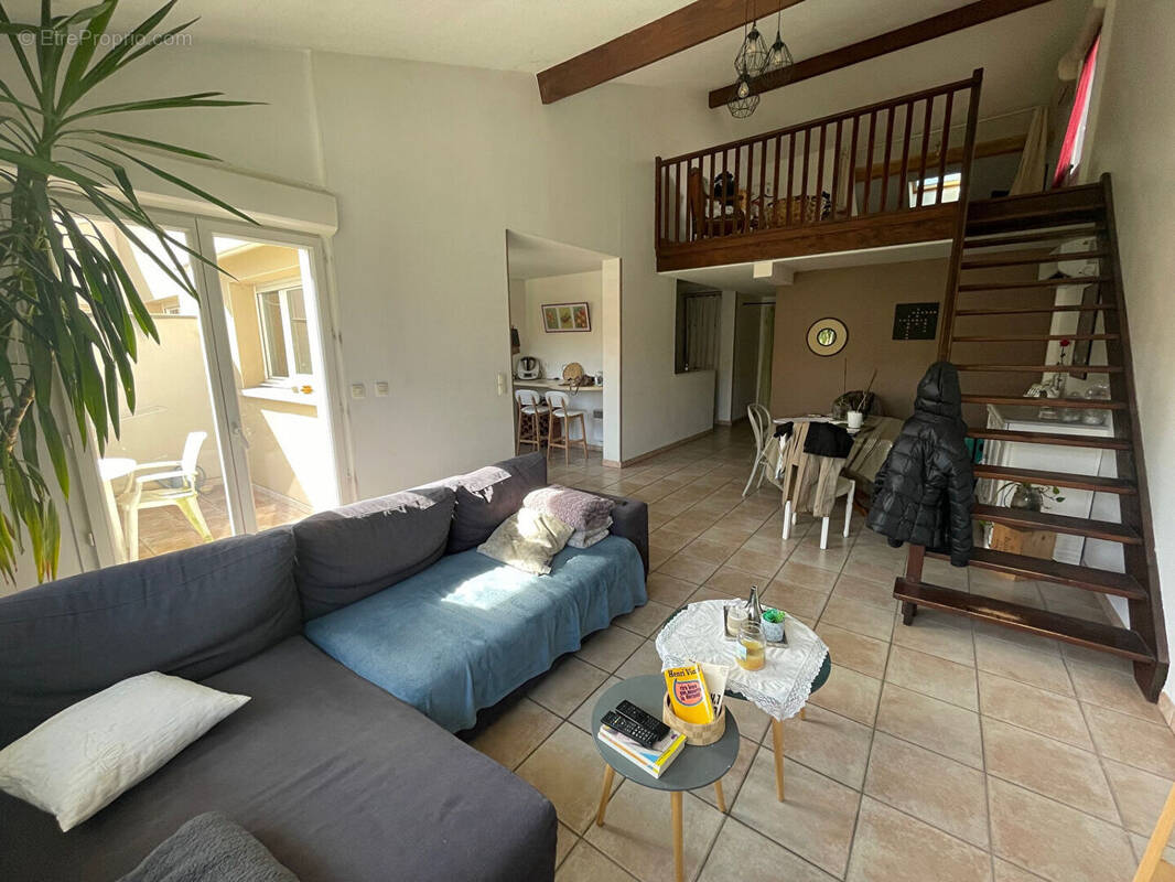 Maison à CASTELGINEST