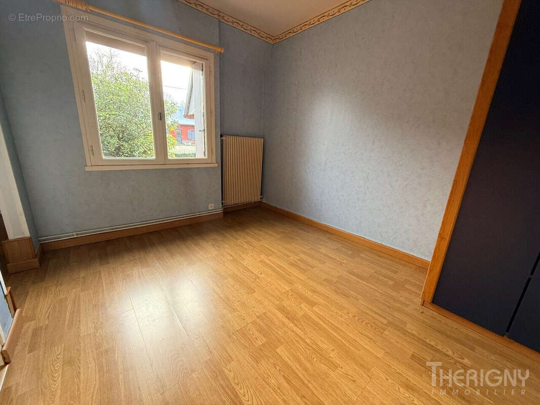 Maison à FEUQUIERES-EN-VIMEU