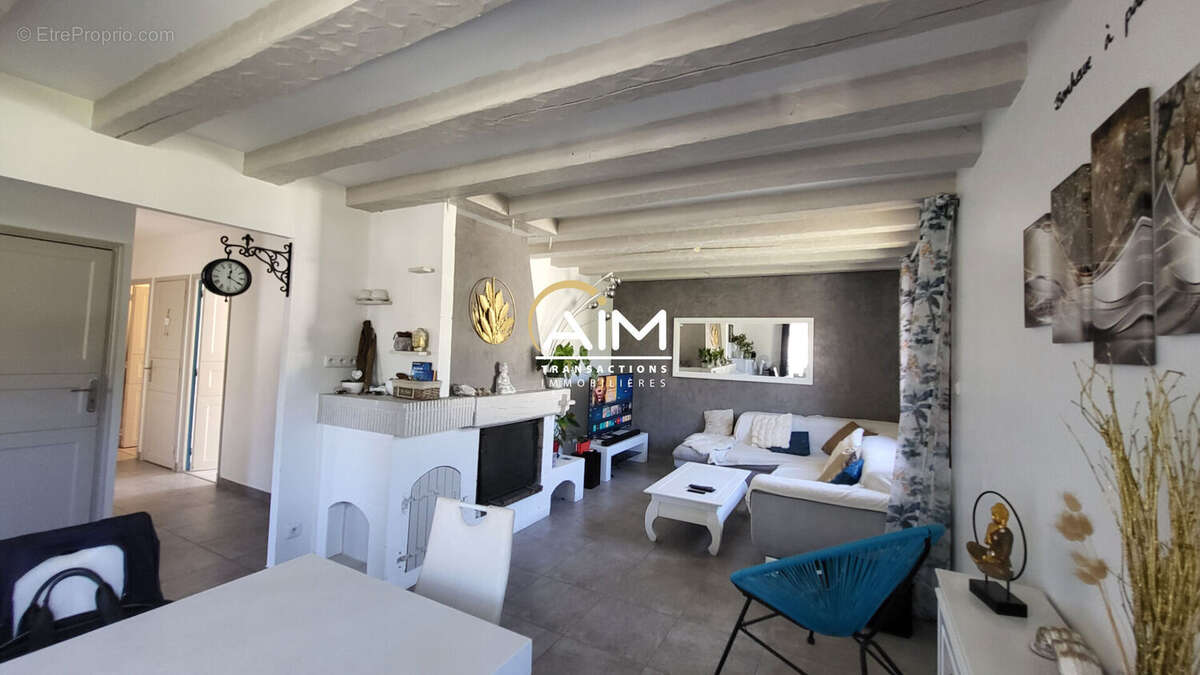 Maison à LA VILLE-AUX-DAMES