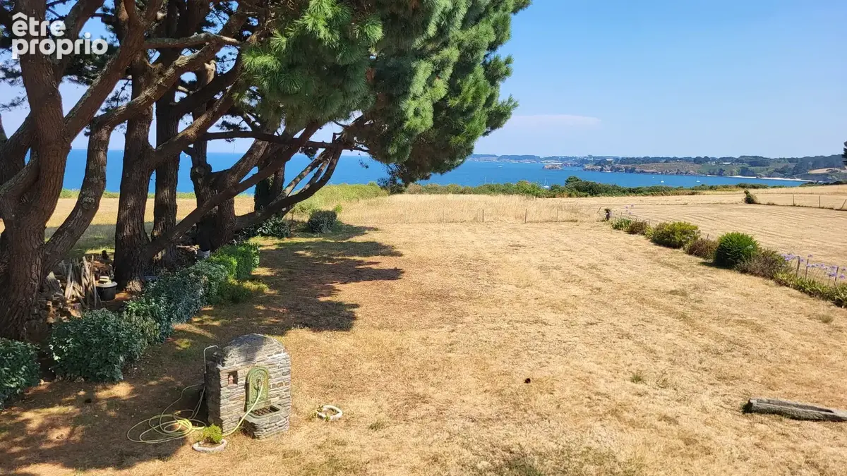 Maison à vendre à Le Palais : Vue imprenable et terrain de 4 580 m² à Belle-Île-en-Mer - photo 1