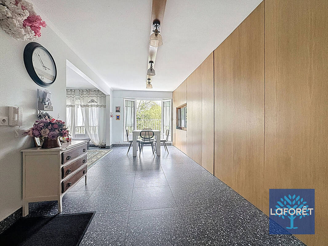 Appartement à CHILLY-MAZARIN