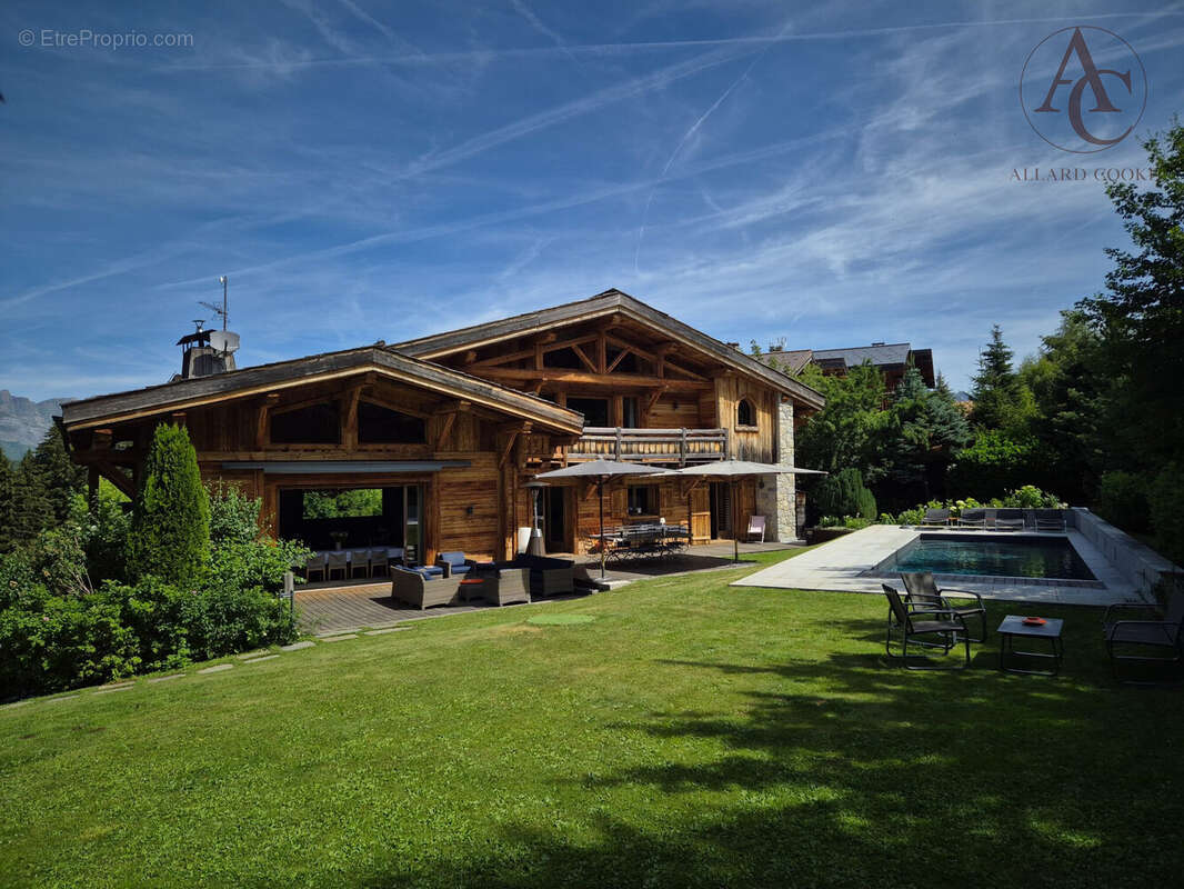 Maison 380 m² à Demi-Quartier  - photo 2