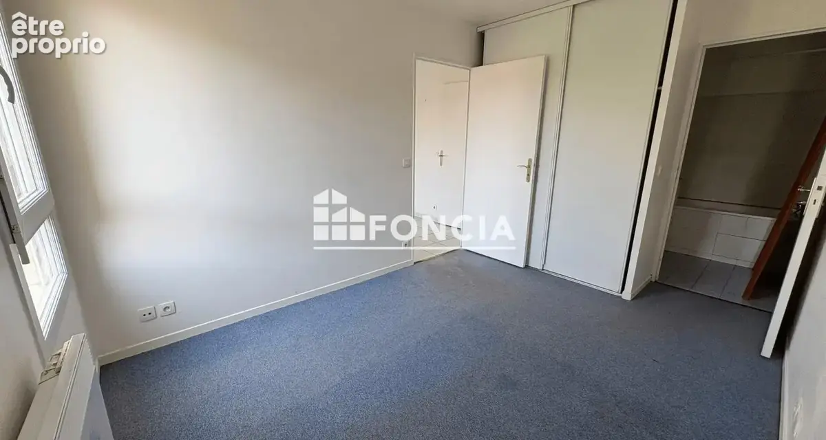 Proche RER - 2 pièces avec balcon et parking - photo 10
