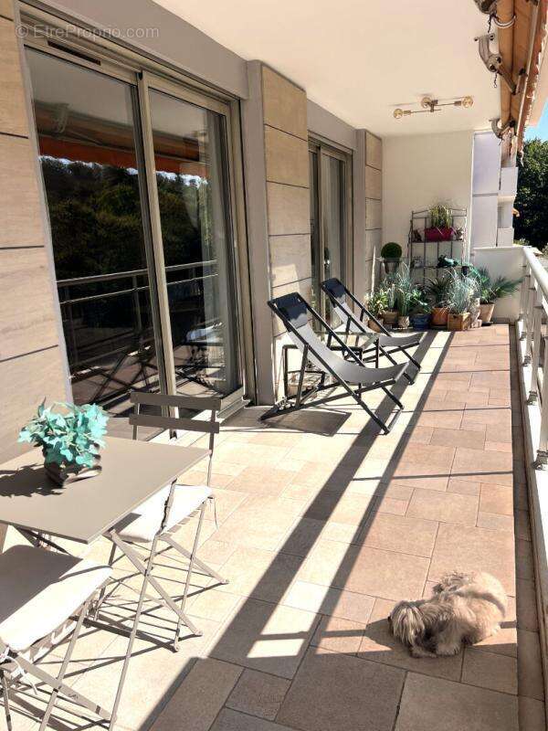 Appartement à CHARBONNIERES-LES-BAINS