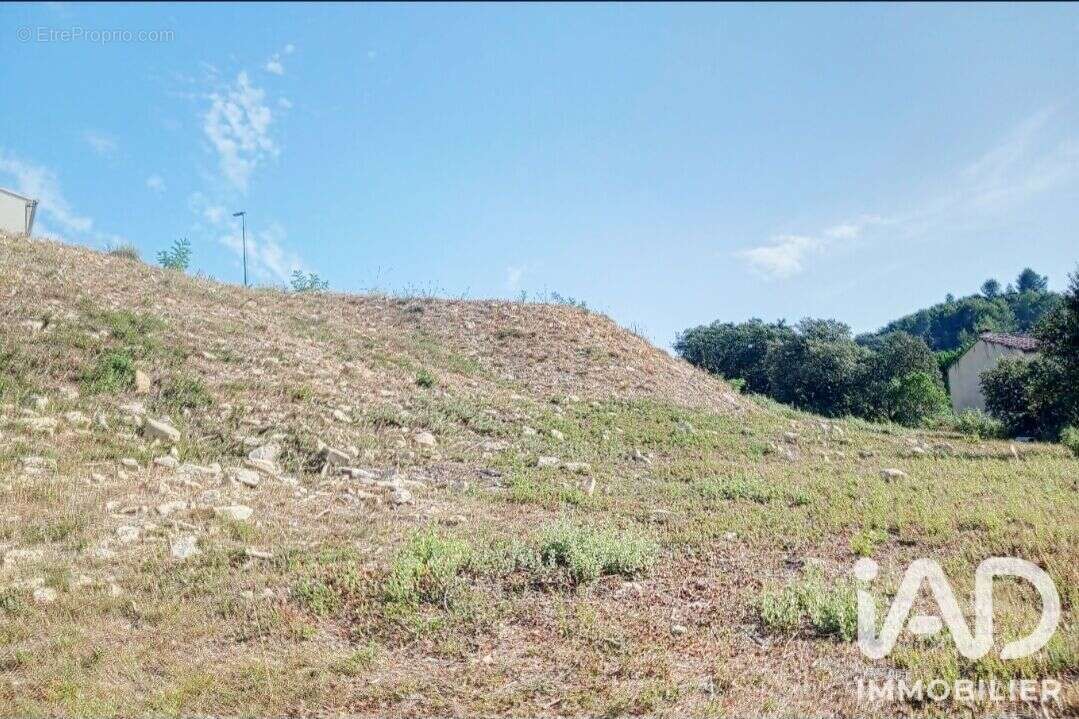 Terrain 596 m² à Comps  - photo 2