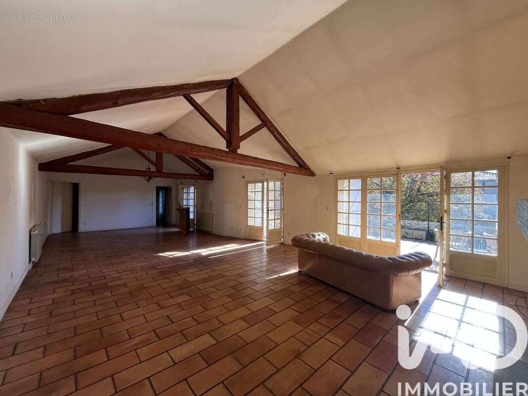 Photo 5 - Maison à ROGNES