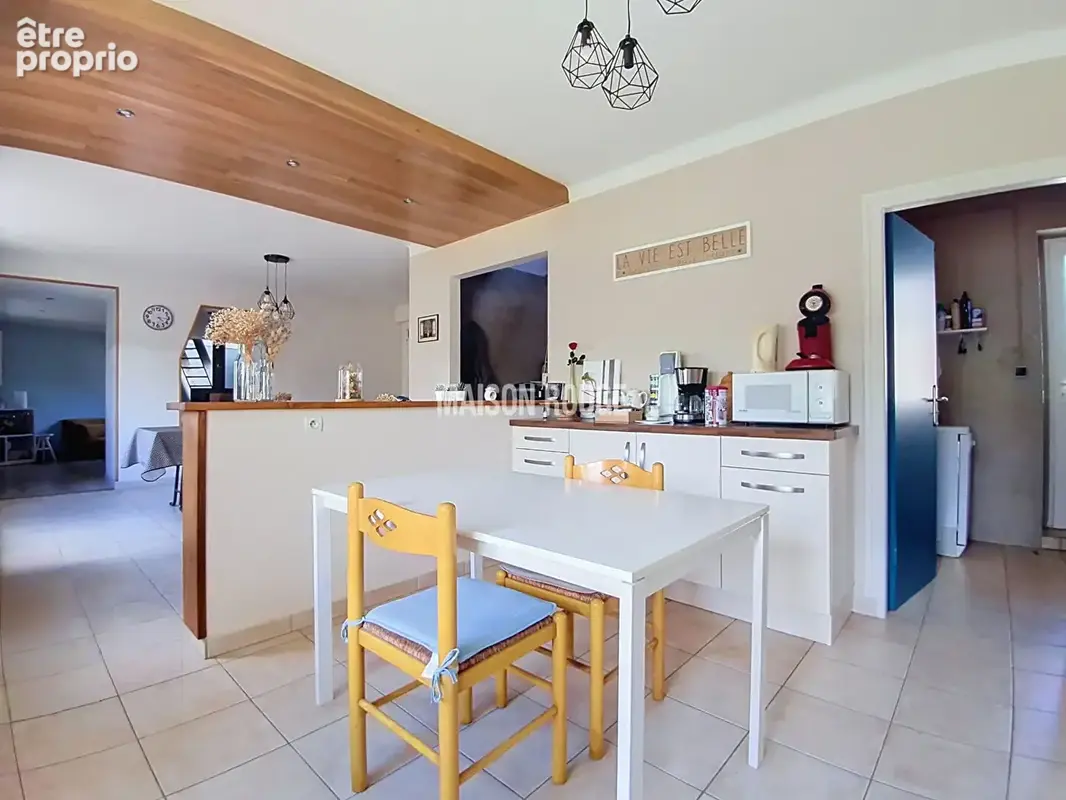 Maison familiale de 5 chambres avec  jardin de 611 m² dans un secteur calme et recherché - PLOUFRAGAN - photo 6