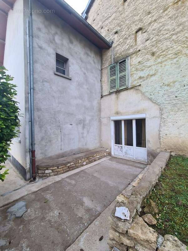 Maison à SCEY-MAISIERES