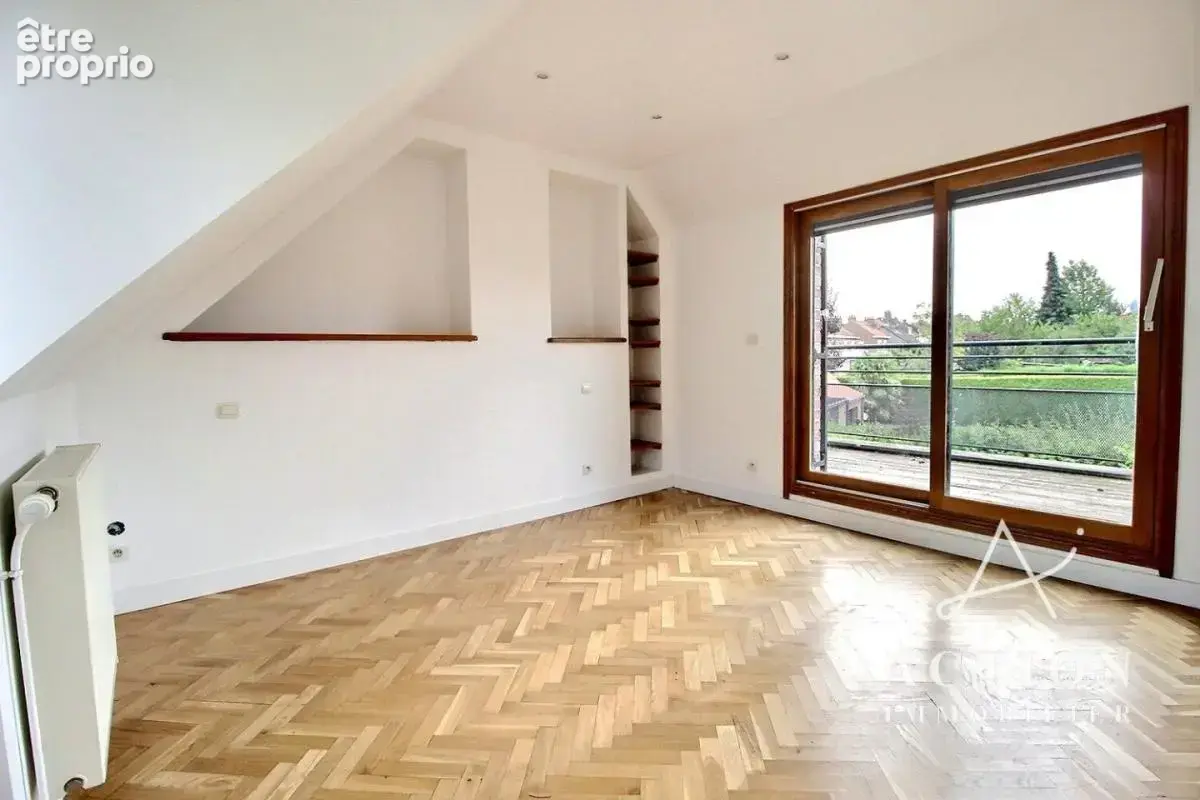 Maison individuelle 128 m², fond d'allée privée, charmante et lumineuse – 3 chambres et bureau - Jardin - Garage et 4 parking -  - photo 8