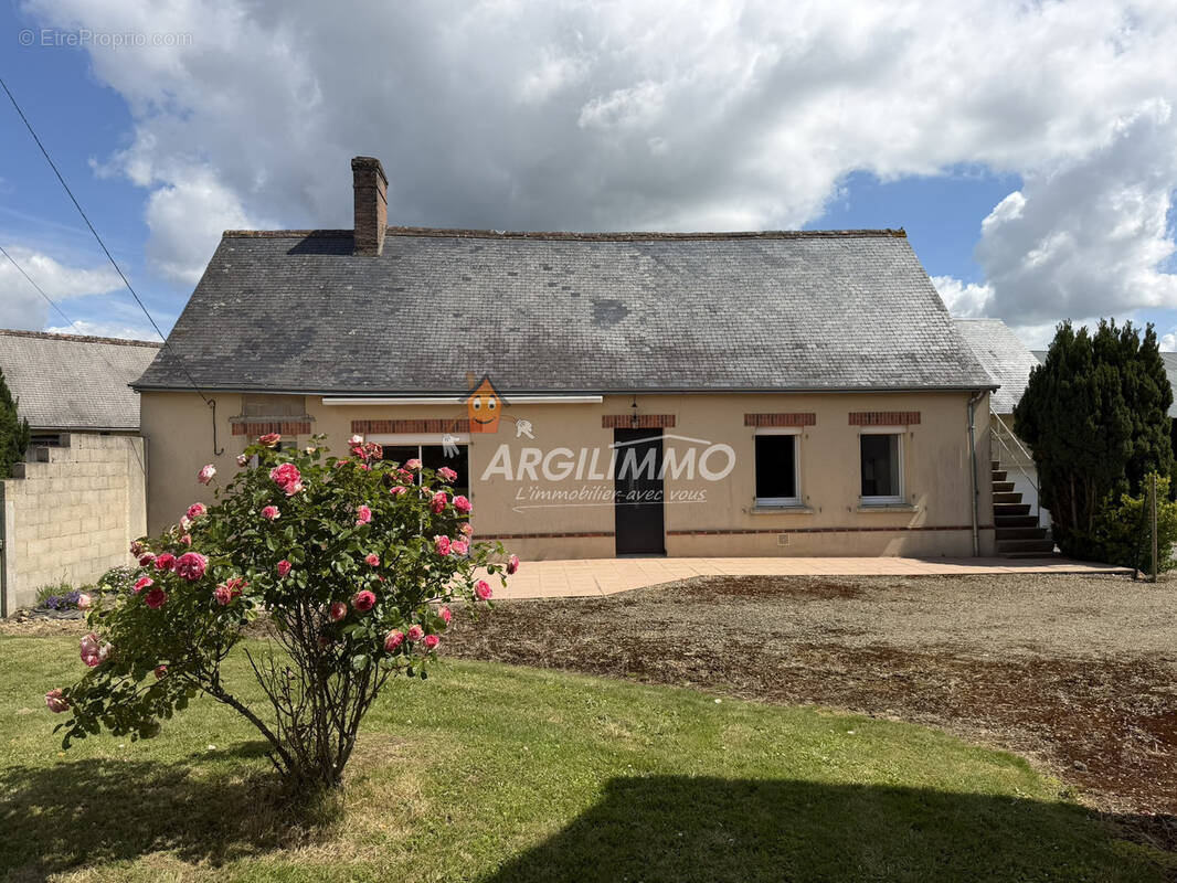 Maison à BESSE-SUR-BRAYE