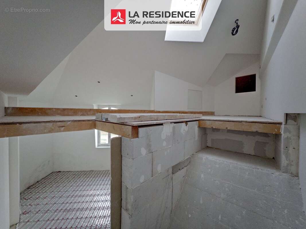 Appartement à LES MUREAUX