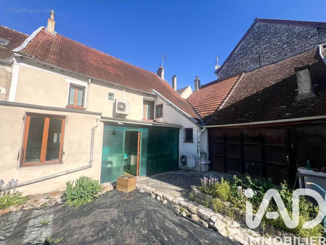 Photo 2 - Maison à JOUY-SUR-MORIN