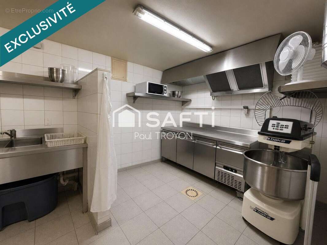 Commerce 55 m² à Cassis  - photo 5