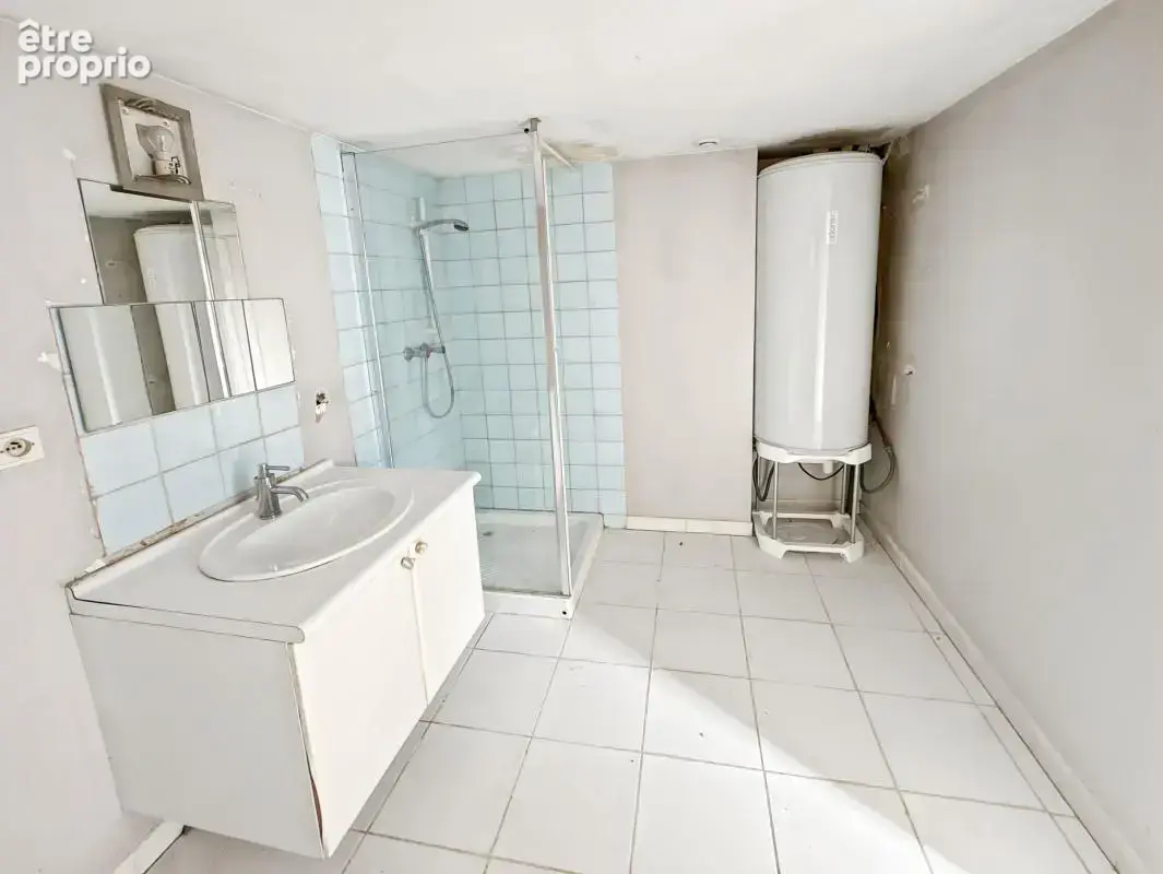 A SAISIR - Bien à fort potentiel - Spécial Rénovation ! - photo 15