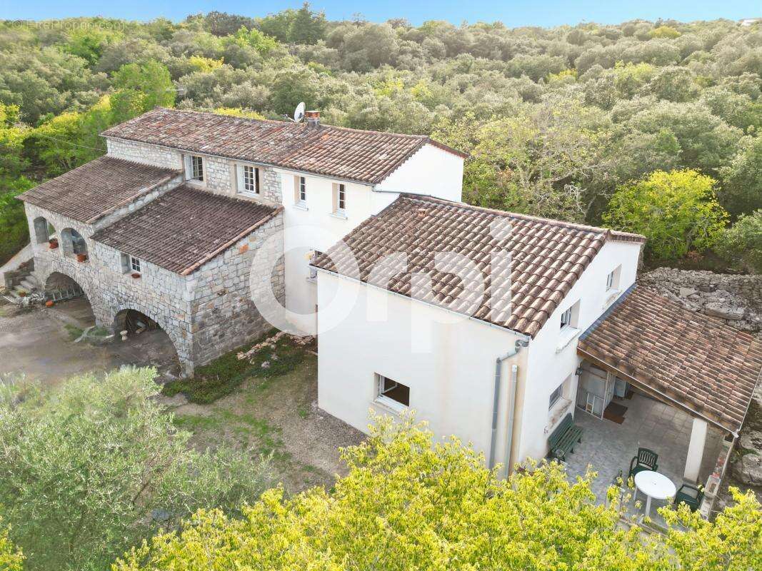 Maison à RUOMS