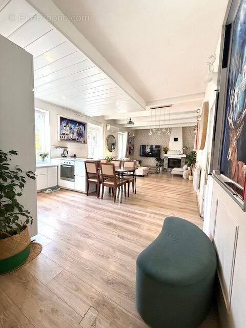 Appartement à CONTES