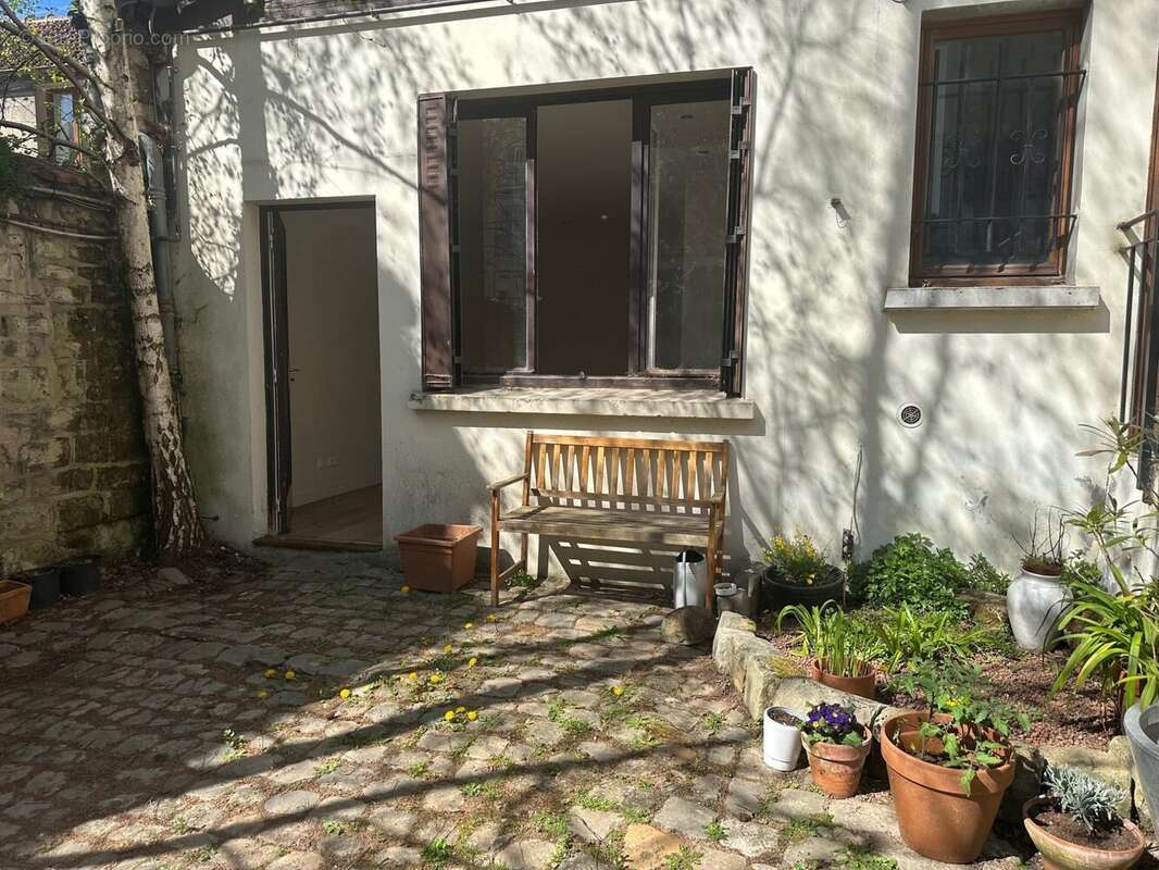 Commerce à CROISSY-SUR-SEINE