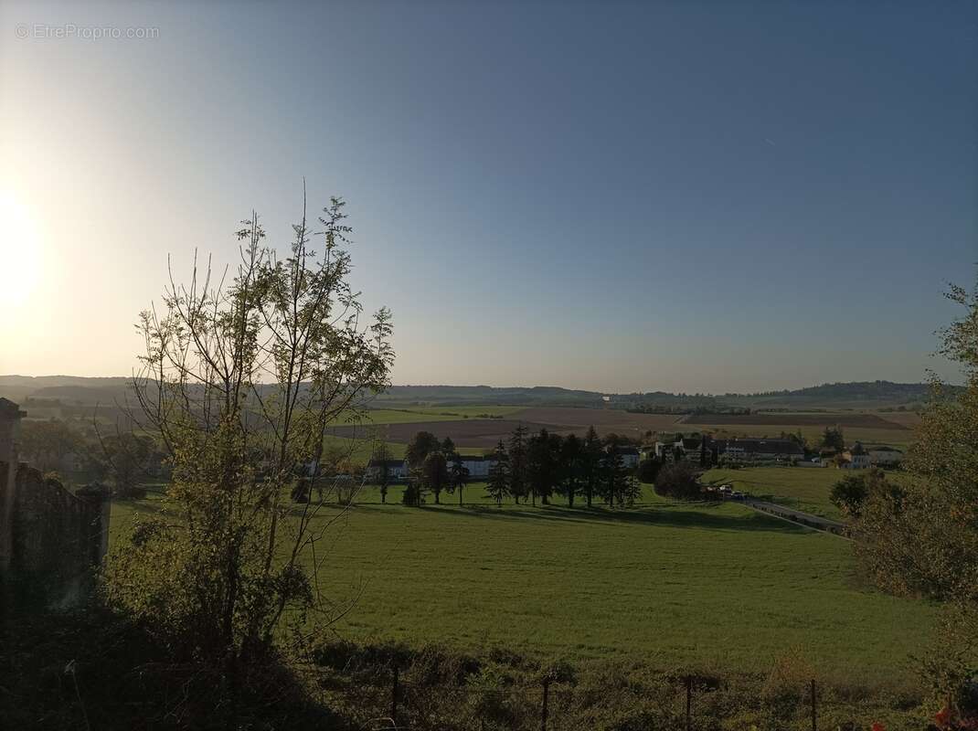 Maison à VILLEBOIS-LAVALETTE
