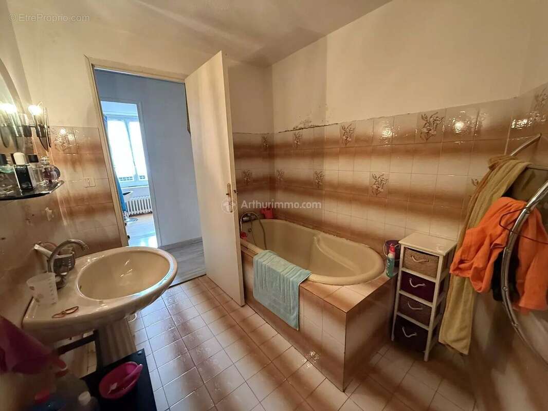 Maison à SAINTE-GEMME