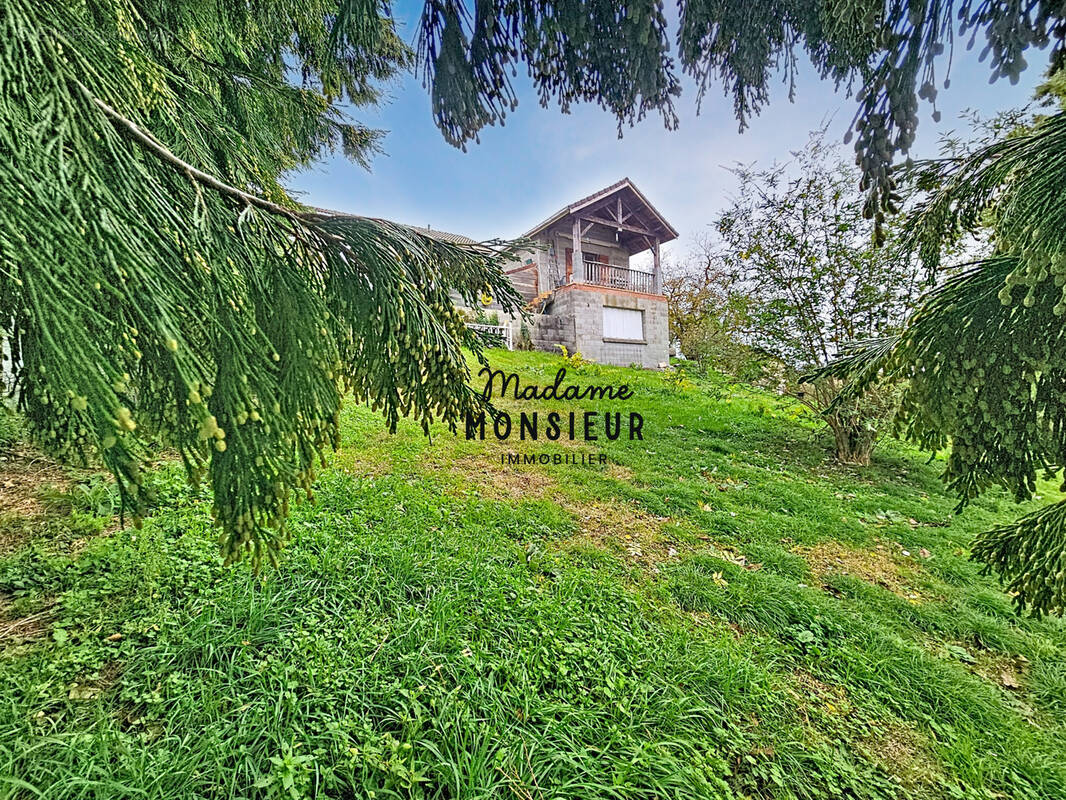 Maison à SAINT-MARCEL-BEL-ACCUEIL