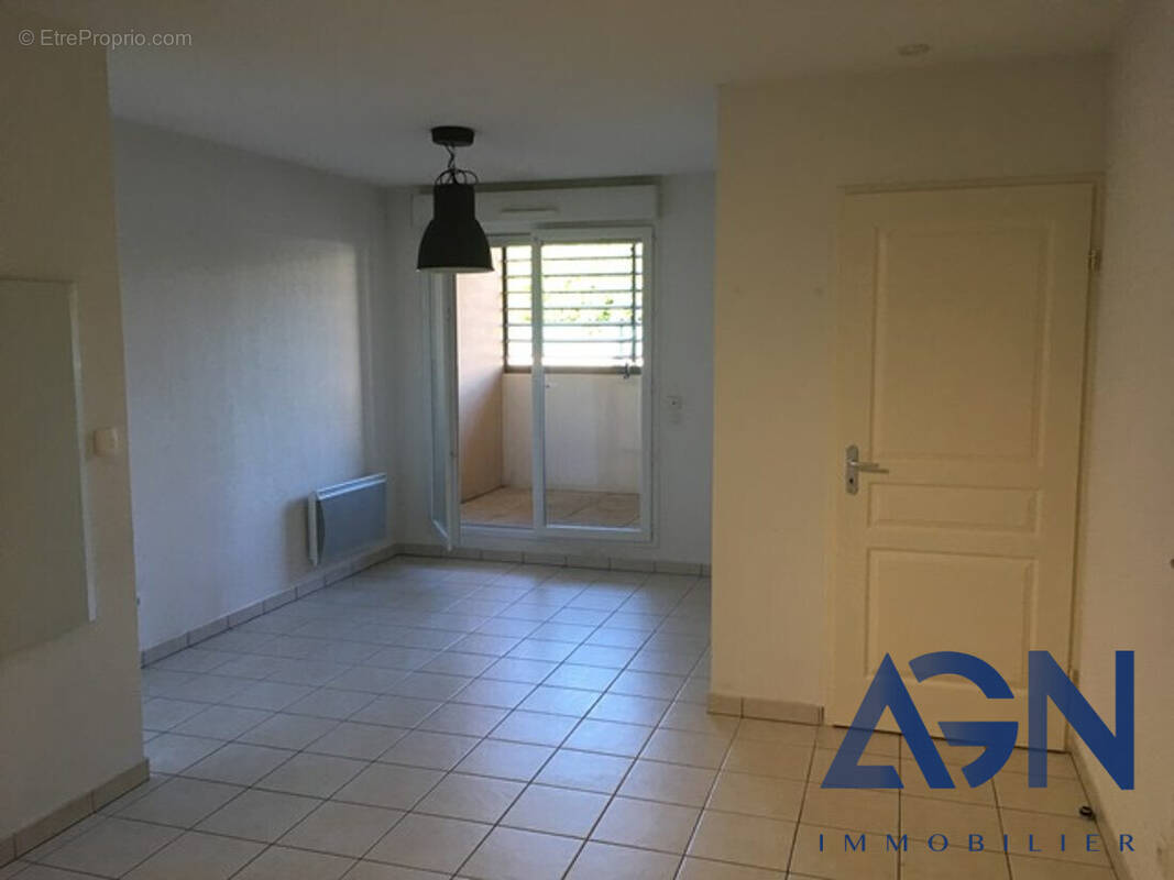 Appartement à MAUGUIO