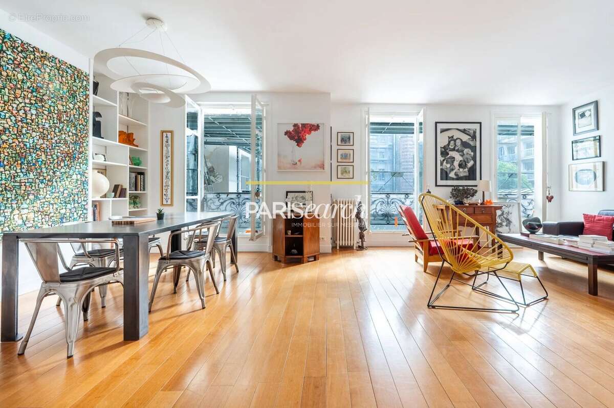 Appartement à PARIS-16E